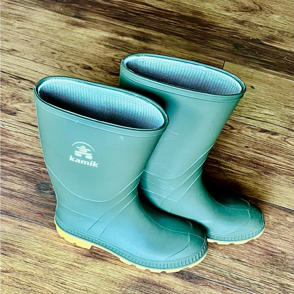 Kamik Women’s Rainboots SZ 4 Gently Worn if at all
